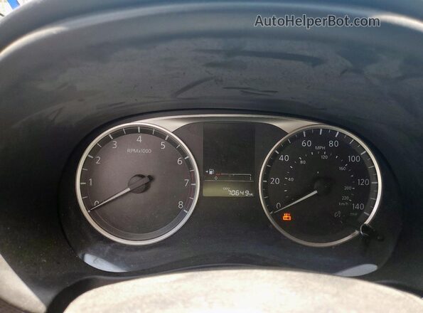 3N1CP5CU4JL523016 2018 NISSAN KICKS Silver Instrument cluster view