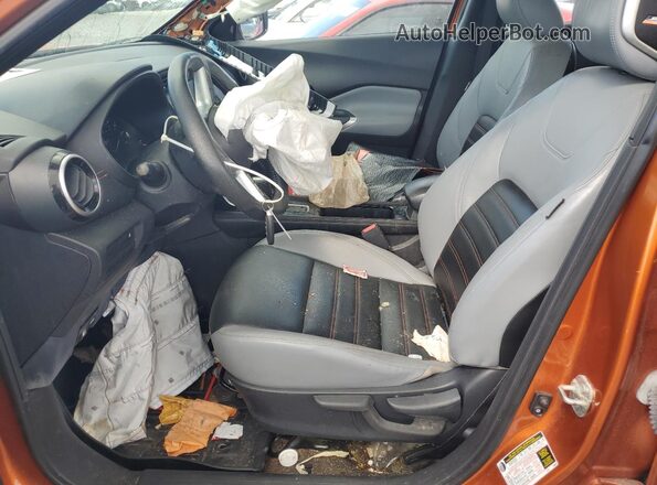 3N1CP5DV2ML549528 2021 NISSAN KICKS Orange Front interior view