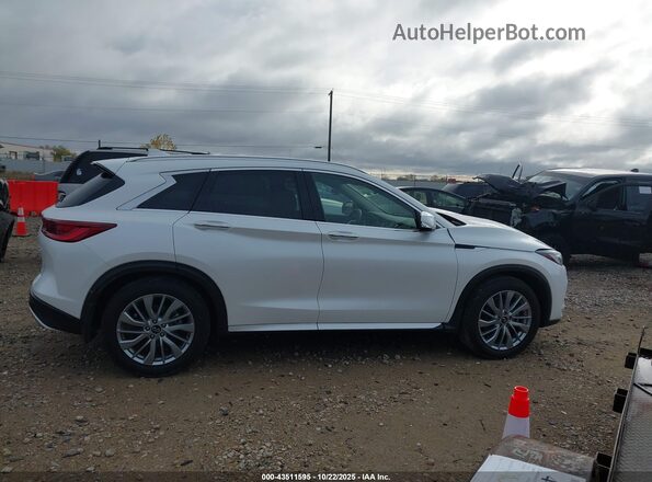 3PCAJ5BB4PF121638 2023 INFINITI QX50 White Widok wnętrza 360 stopni