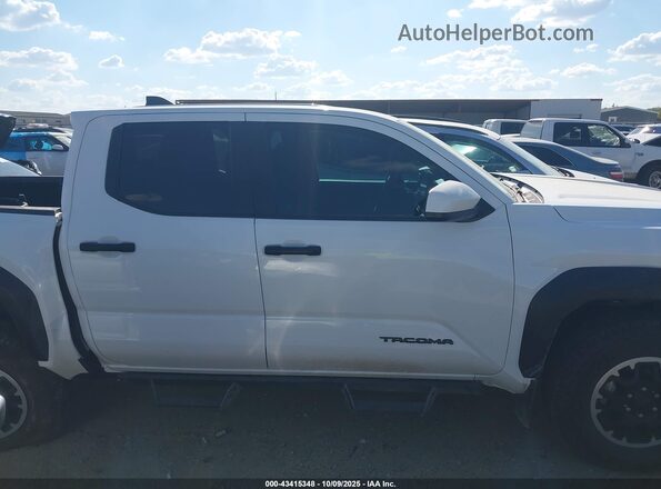 3TMLB5JN7RM064707 2024 TOYOTA TACOMA White Vista interior de 360 grados