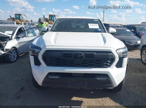 3TMLB5JN7RM064707 2024 TOYOTA TACOMA White Vista interior trasera