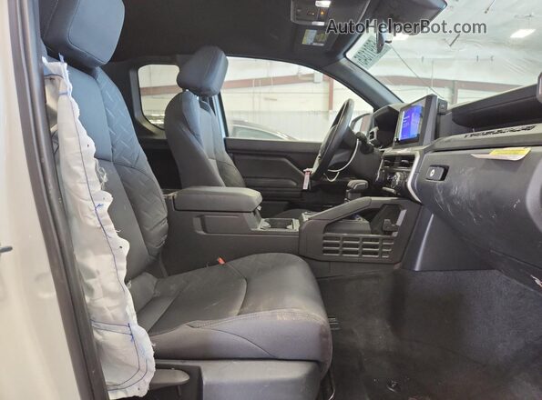 3TYJDAHN2ST024433 2025 TOYOTA TACOMA White Rear seats view
