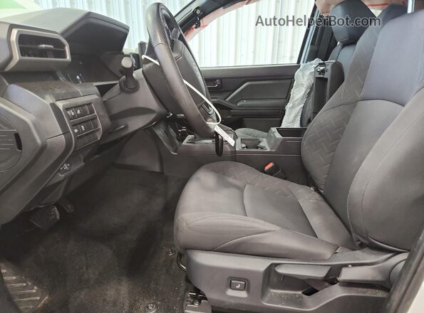 3TYJDAHN2ST024433 2025 TOYOTA TACOMA White Front interior view