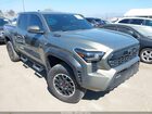 2025 Toyota Tacoma Hybrid Trd Off Road Золотой vin: 3TYLC5LN8ST024009