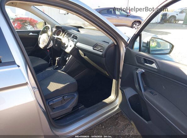 3VV1B7AX6MM099110 2021 VOLKSWAGEN TIGUAN Серебряный Вид салона спереди