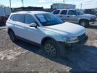 2020 Volkswagen Tiguan 2.0t Se/2.0t Se R-line Black/2.0t Sel White vin: 3VV2B7AX1LM092505