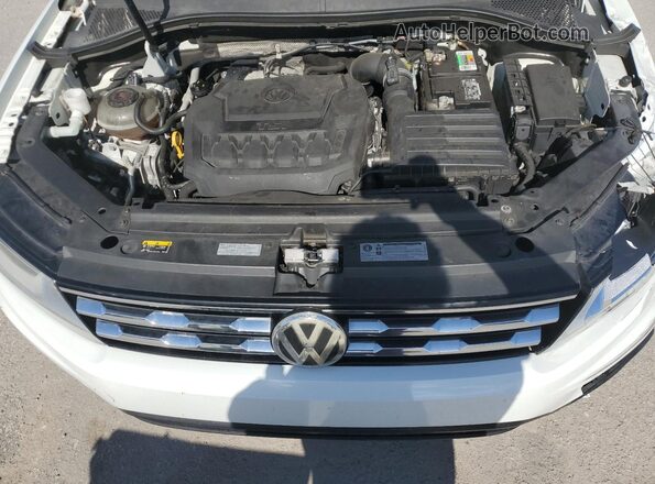 3VV3B7AX2JM192842 2018 VOLKSWAGEN TIGUAN White Widok komory silnika