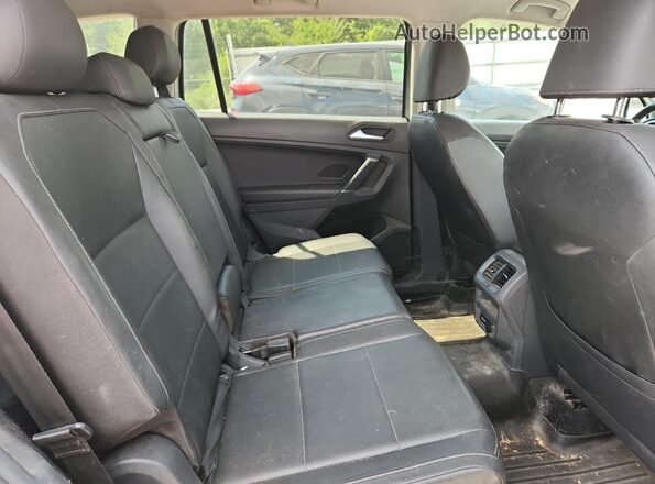 3VV3B7AX8LM097785 2020 VOLKSWAGEN TIGUAN Gray Widok wnętrza z tyłu