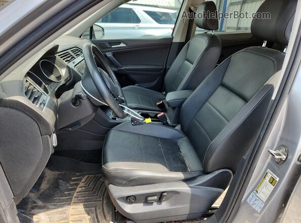 3VV3B7AX8LM097785 2020 VOLKSWAGEN TIGUAN Gray Widok wnętrza z przodu