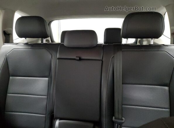 3VV3B7AX8MM025521 2021 VOLKSWAGEN TIGUAN Black უკანა სავარძლების ხედი