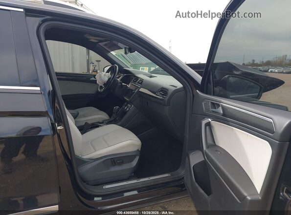 3VV4B7AX3MM151919 2021 VOLKSWAGEN TIGUAN Черный Вид салона спереди