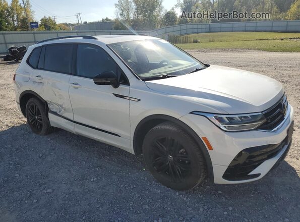 3VV8B7AX3NM086718 2022 VOLKSWAGEN TIGUAN Белый Передняя правая четверть