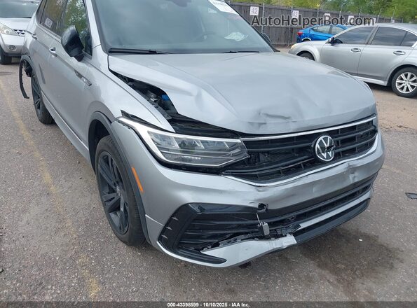 3VV8B7AX5RM052219 2024 VOLKSWAGEN TIGUAN Серый Вид спереди