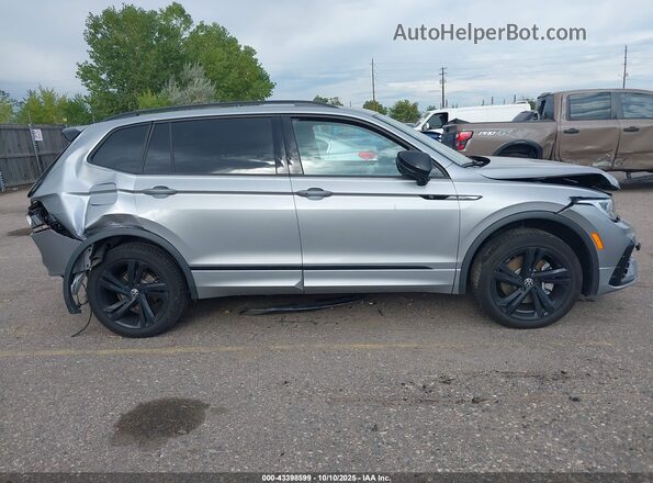 3VV8B7AX5RM052219 2024 VOLKSWAGEN TIGUAN Серый Вид задней части салона