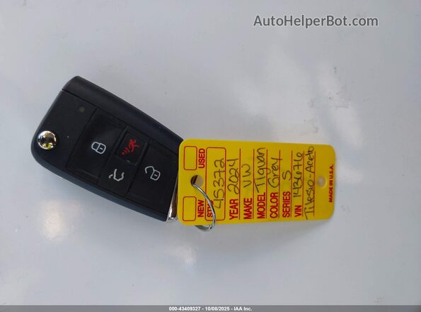 3VVFB7AX7RM143676 2024 VOLKSWAGEN TIGUAN Серый Вид панели приборов