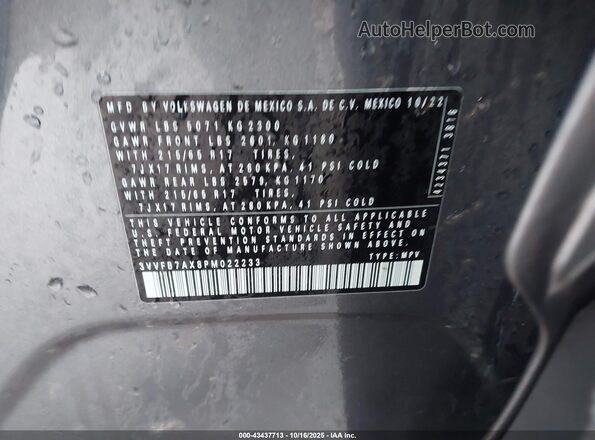 3VVFB7AX8PM022233 2023 VOLKSWAGEN TIGUAN Gray Vista del compartimento del motor
