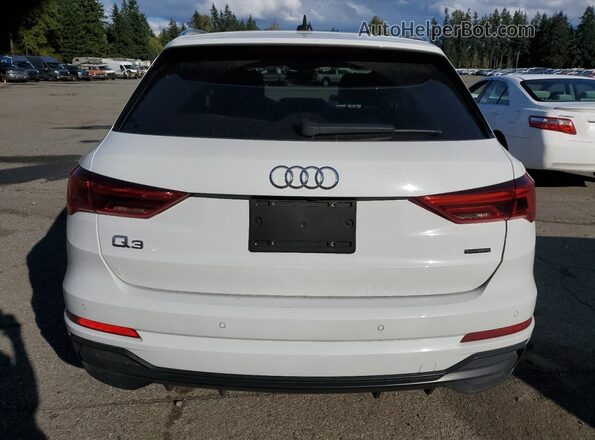 WA1DECF37M1009570 2021 AUDI Q3 White Widok wnętrza z przodu