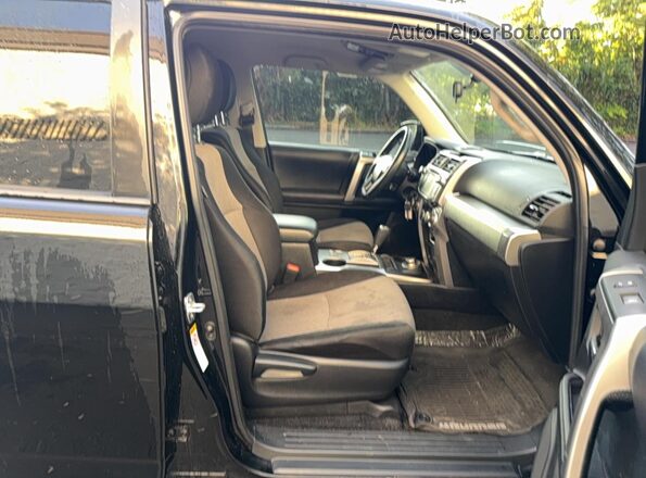 JTEBU5JR6J5568616 2018 TOYOTA 4RUNNER Black უკანა ხედი