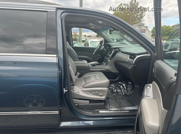 1GNSKHKC1LR245485 2020 CHEVROLET SUBURBAN Серый Вид сзади