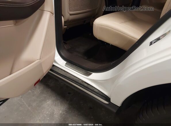 4JGDA5HB3JB038860 2018 MERCEDES-BENZ GLE 350 White Rear interior view