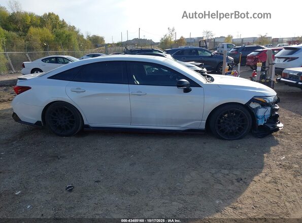 4T1FZ1FB5LU051002 2020 TOYOTA AVALON White Widok wnętrza z tyłu