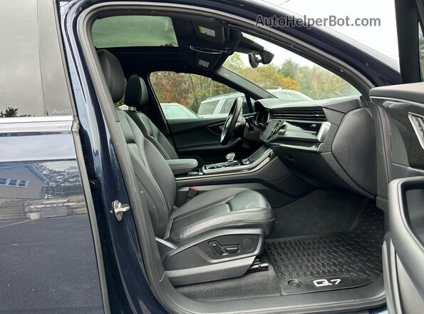 WA1ACBF78SD003214 2025 AUDI Q7 Черный Вид панели приборов