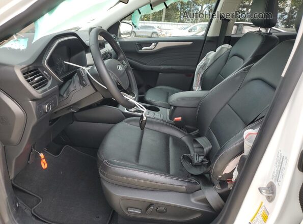 1FMCU0H67NUB78283 2022 FORD ESCAPE Белый Вид панели приборов
