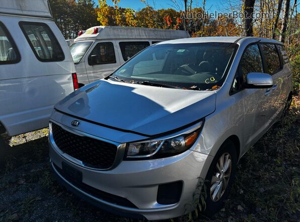 KNDMB5C19J6381925 2018 KIA SEDONA Silver Rear left