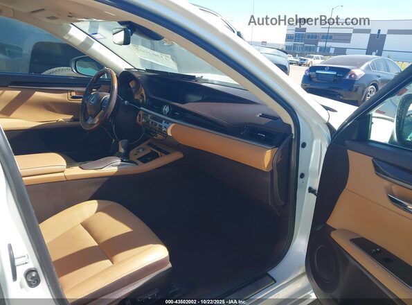 58ABK1GG0HU038607 2017 LEXUS ES 350 Белый Вид салона спереди