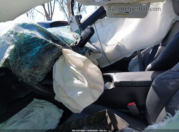 58ADA1C11RU045581 2024 LEXUS ES 300H Серебряный Вид задних сидений