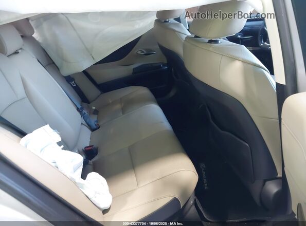 58ADA1C16MU008020 2021 LEXUS ES 300H Silver Widok naklejki z numerem VIN