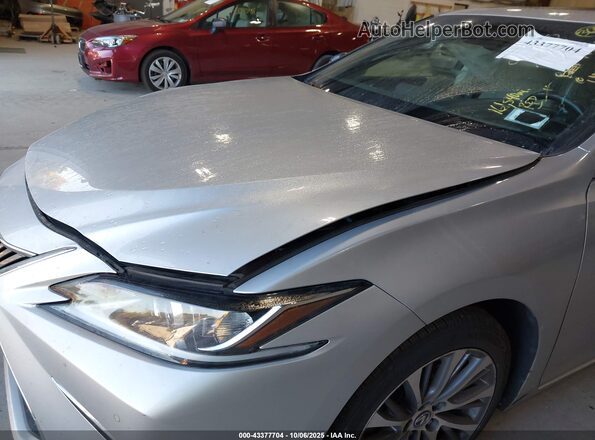 58ADA1C16MU008020 2021 LEXUS ES 300H Silver 