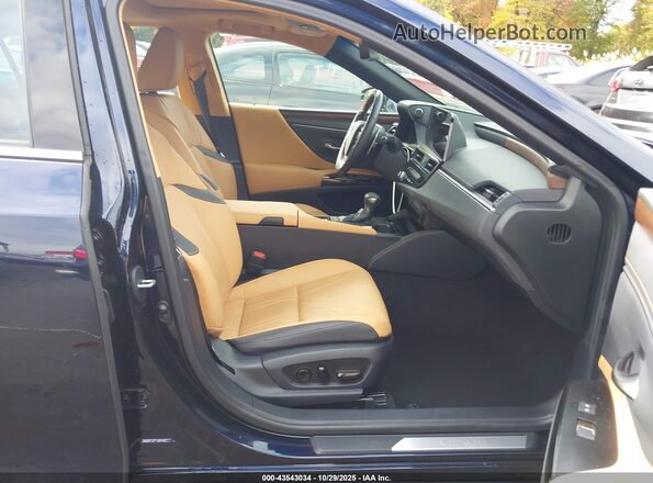58AEA1C15RU039612 2024 LEXUS ES 300H Синий Вид салона спереди