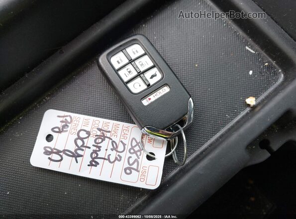 5FNRL6H64PB025005 2023 HONDA ODYSSEY White Вид панелі приладів