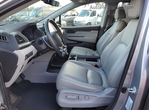 5FNRL6H70MB024437 2021 HONDA ODYSSEY Серебряный Вид салона спереди