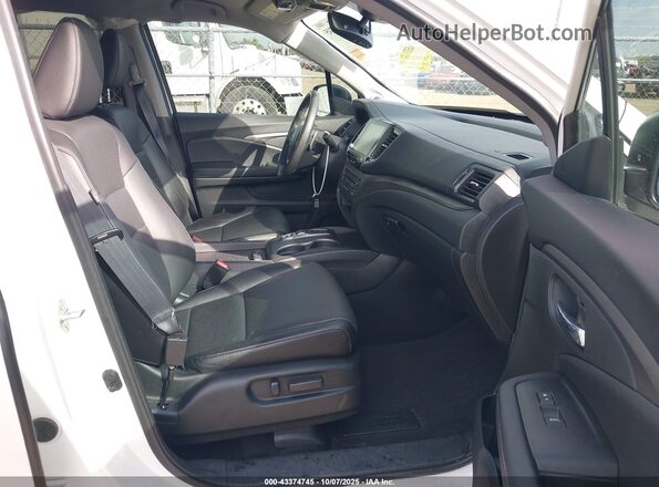 5FPYK3F59PB042588 2023 HONDA RIDGELINE Белый Вид салона спереди