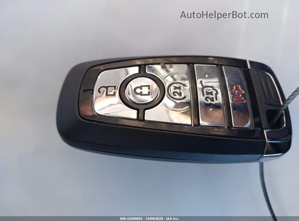 5LM5J7XC8SGL10654 2025 LINCOLN AVIATOR Белый Вид панели приборов