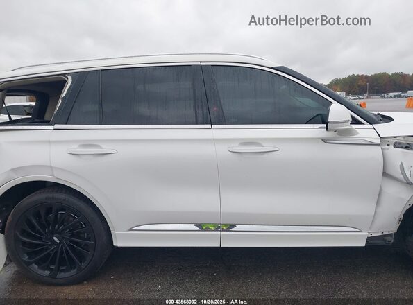 5LM5J7XCXNGL04830 2022 LINCOLN AVIATOR White Панорамний вид салону 360°