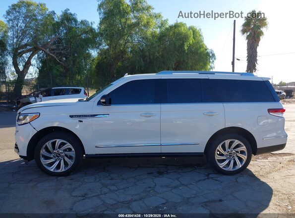 5LMJJ2LG6REL12340 2024 LINCOLN NAVIGATOR White Вид задньої частини салону