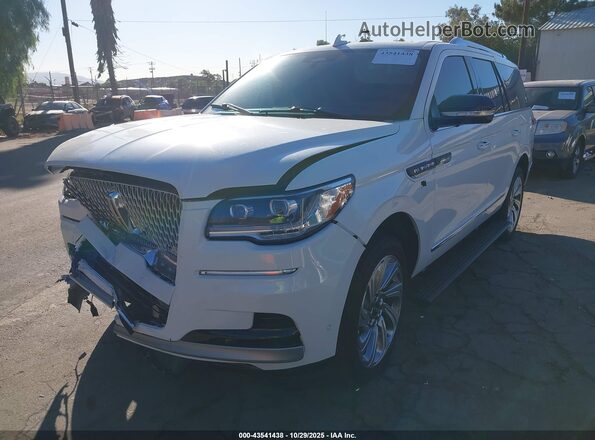 5LMJJ2LG6REL12340 2024 LINCOLN NAVIGATOR White Передня ліва чверть