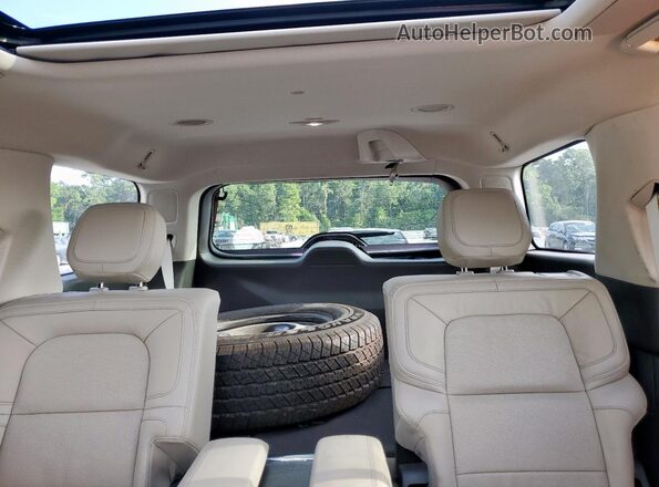 5LMJJ2LG8REL05261 2024 LINCOLN NAVIGATOR Blue Widok tylnych siedzeń