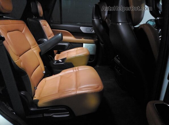 5LMJJ2LT3LEL17788 2020 LINCOLN NAVIGATOR Белый Вид задней части салона