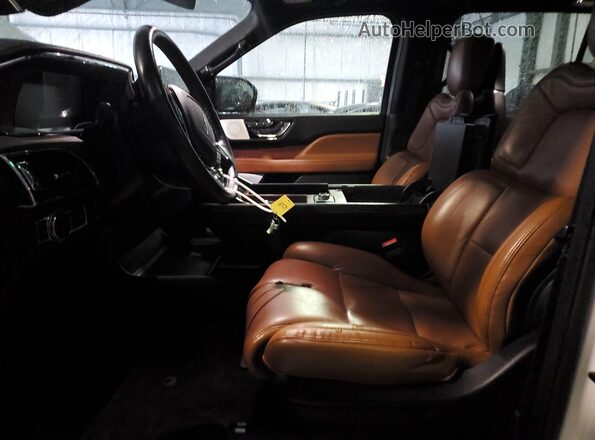 5LMJJ2LT3LEL17788 2020 LINCOLN NAVIGATOR Белый Вид салона спереди