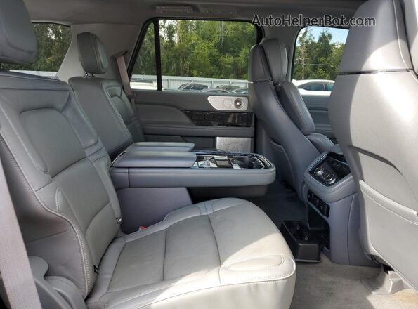 5LMJJ2LT9KEL02484 2019 LINCOLN NAVIGATOR Blue Widok wnętrza z tyłu