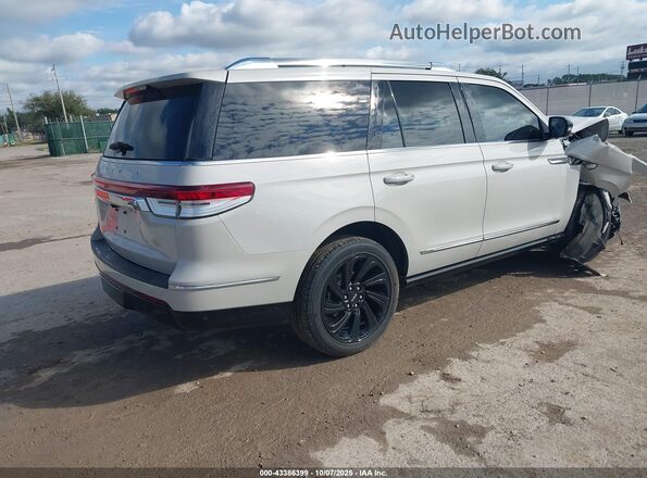 5LMJJ2NG6REL02677 2024 LINCOLN NAVIGATOR Белый Задняя правая четверть