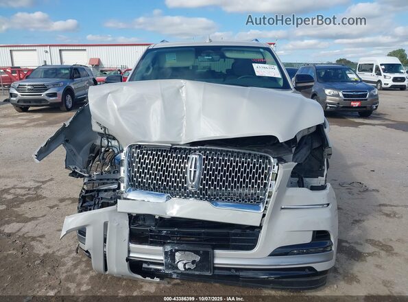 5LMJJ2NG6REL02677 2024 LINCOLN NAVIGATOR Белый Вид задней части салона