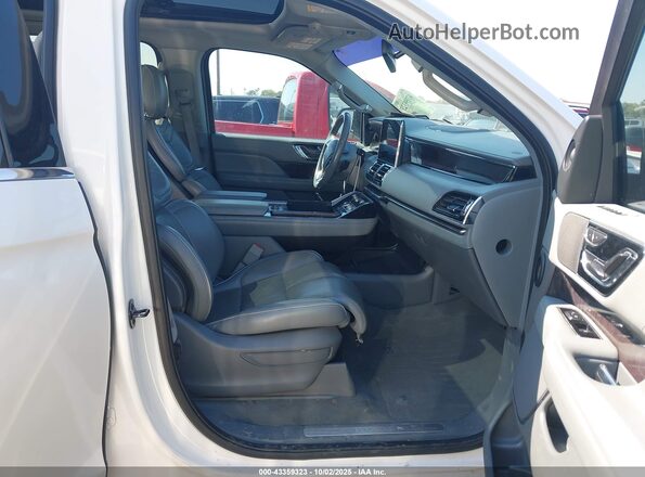 5LMJJ3HT8KEL14611 2019 LINCOLN NAVIGATOR L White Vista interior delantera