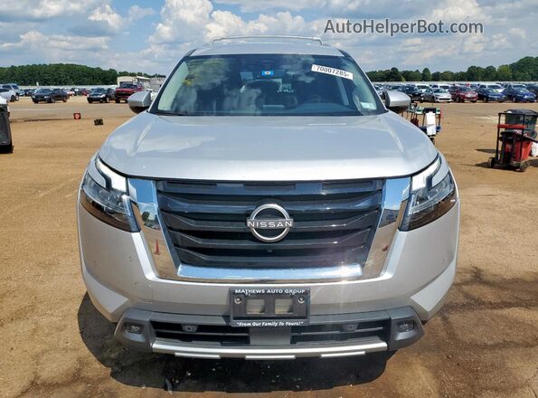 5N1DR3CA5PC222051 2023 NISSAN PATHFINDER Silver Widok z przodu
