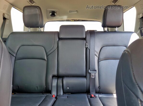 5N1DR3CA5PC222051 2023 NISSAN PATHFINDER Silver Widok tylnych siedzeń