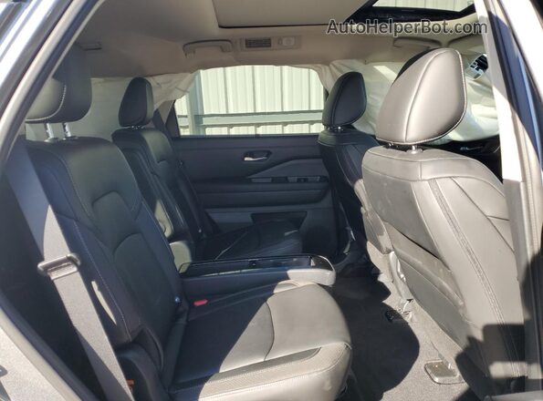 5N1DR3CD6SC232638 2025 NISSAN PATHFINDER Gray Widok wnętrza z tyłu